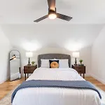 Luxuriously Lakeside By Avantstay Lakefront Retreat W Game Room