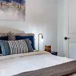 Luxuriously Lakeside By Avantstay Lakefront Retreat W Game Room