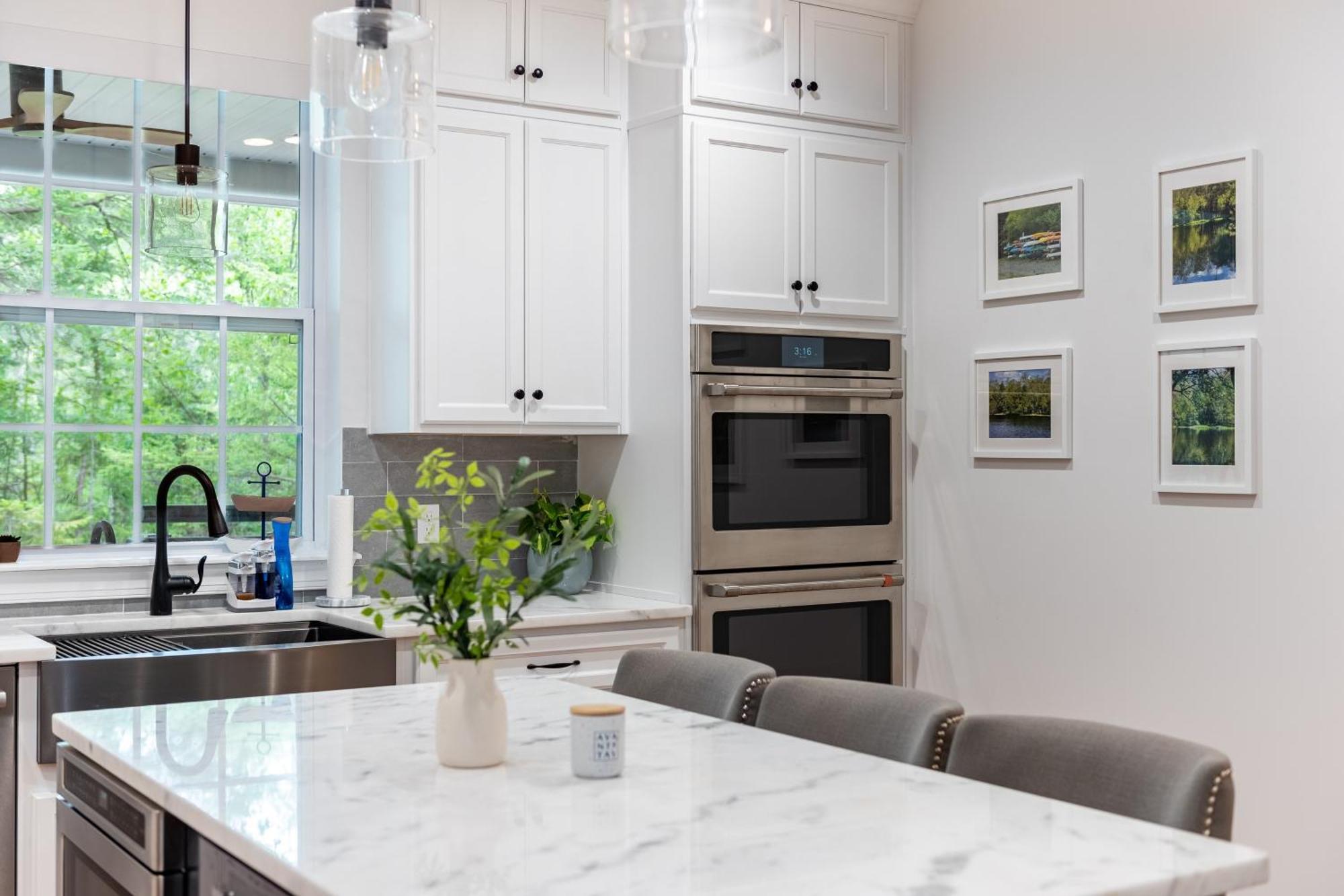 Luxuriously Lakeside By Avantstay Lakefront Retreat W Game Holiday home *