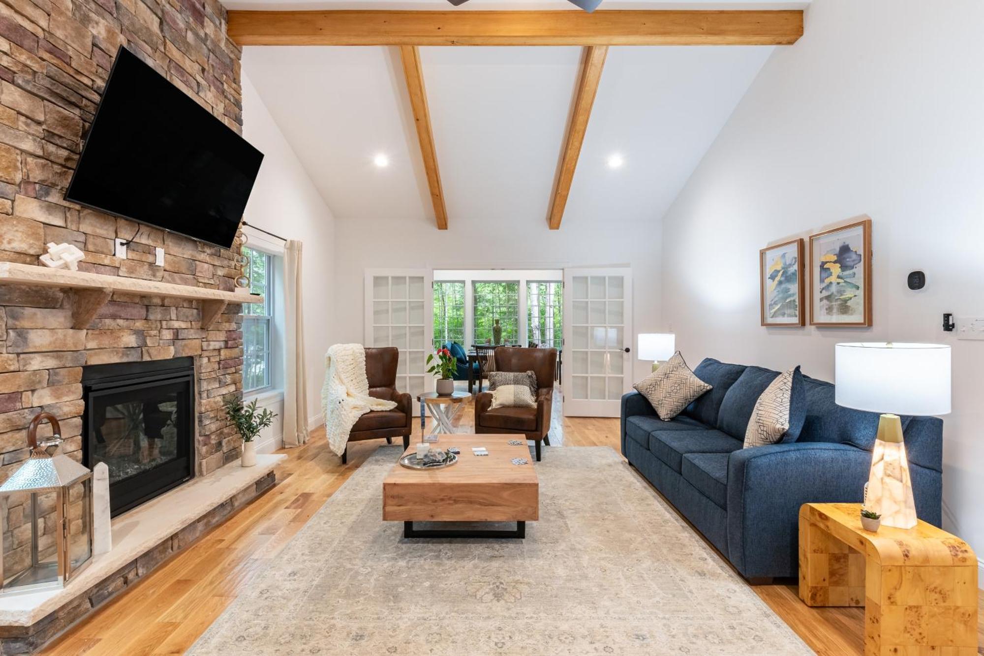 Luxuriously Lakeside By Avantstay Lakefront Retreat W Game * Blakeslee