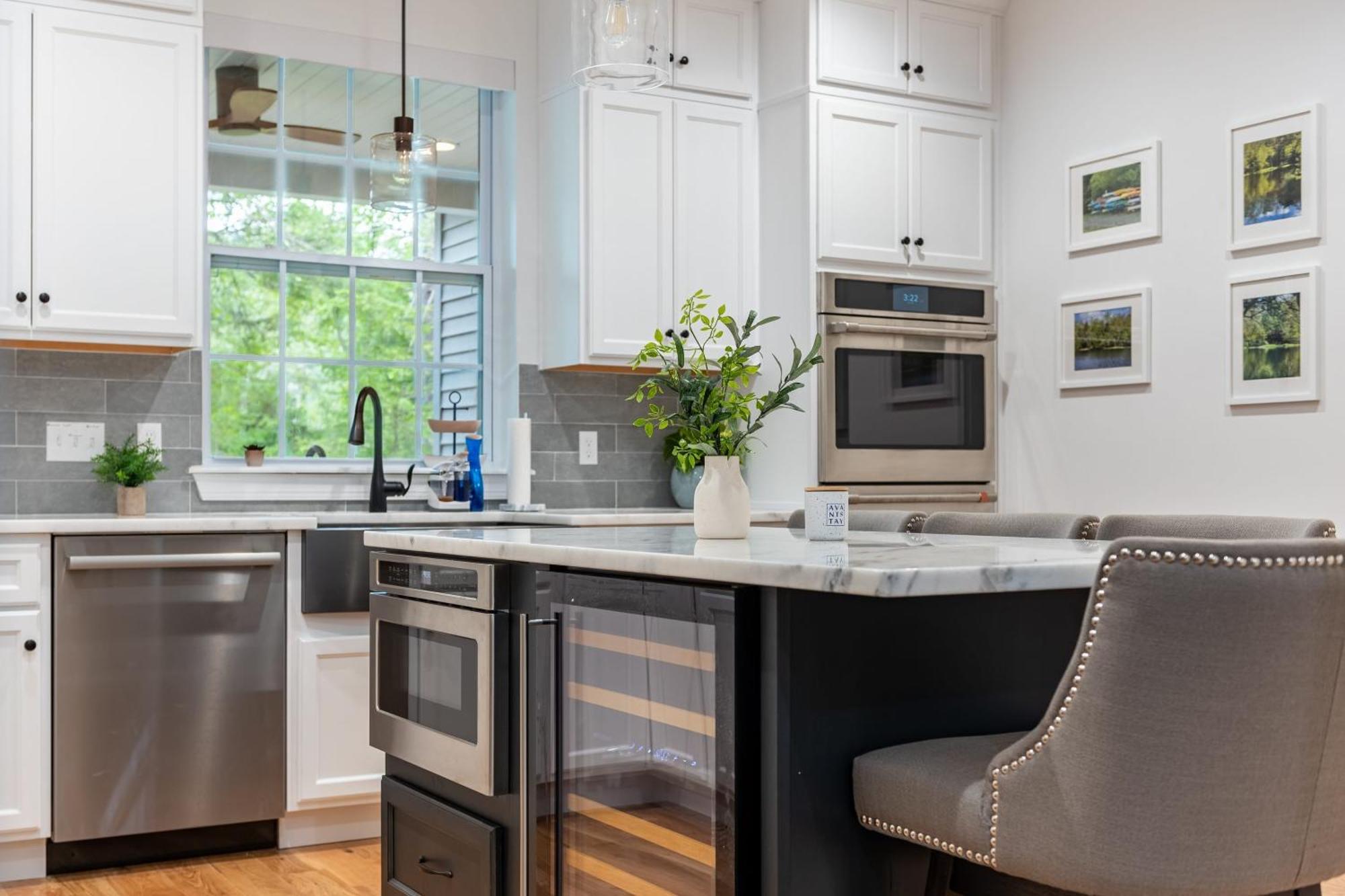 Luxuriously Lakeside By Avantstay Lakefront Retreat W Game *