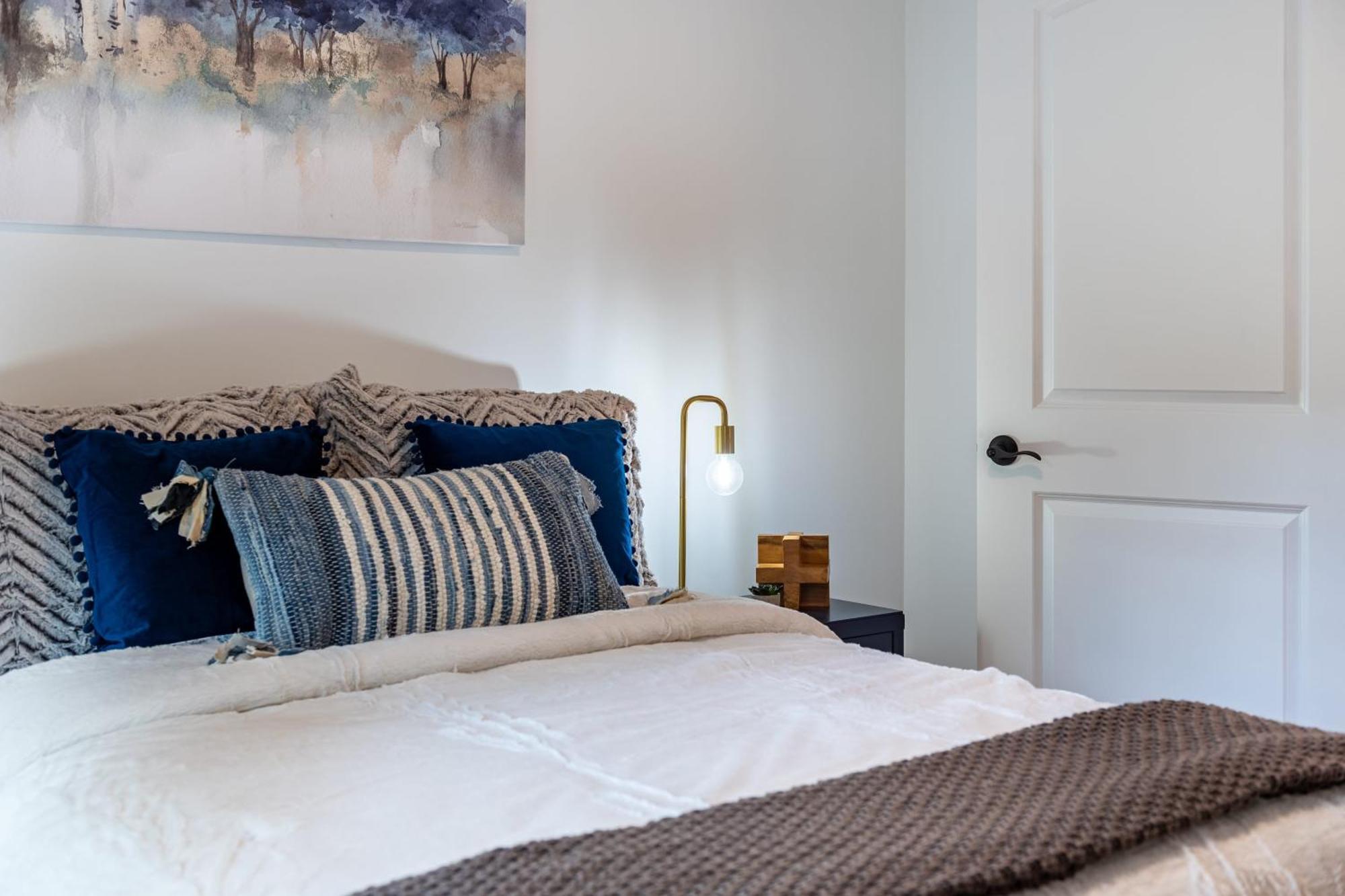 Luxuriously Lakeside By Avantstay Lakefront Retreat W Game Blakeslee